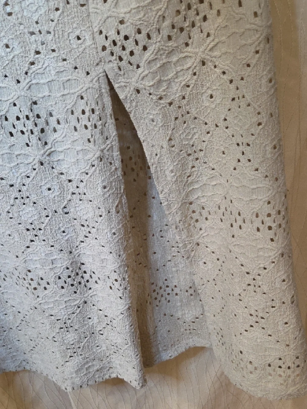 Speechless delicate eyelet